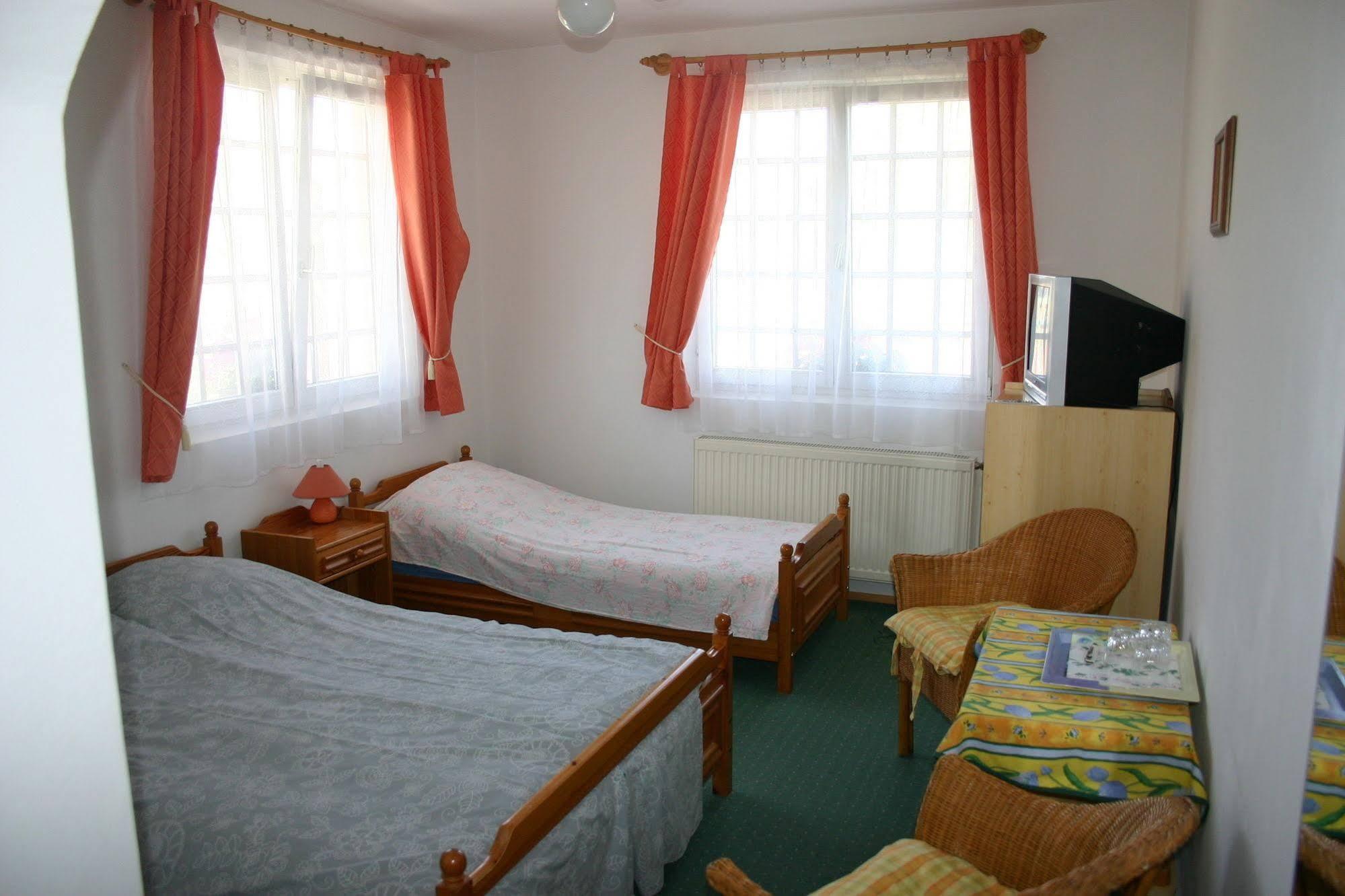Lorelei Pension Adults Only Gyenesdiás Exterior foto