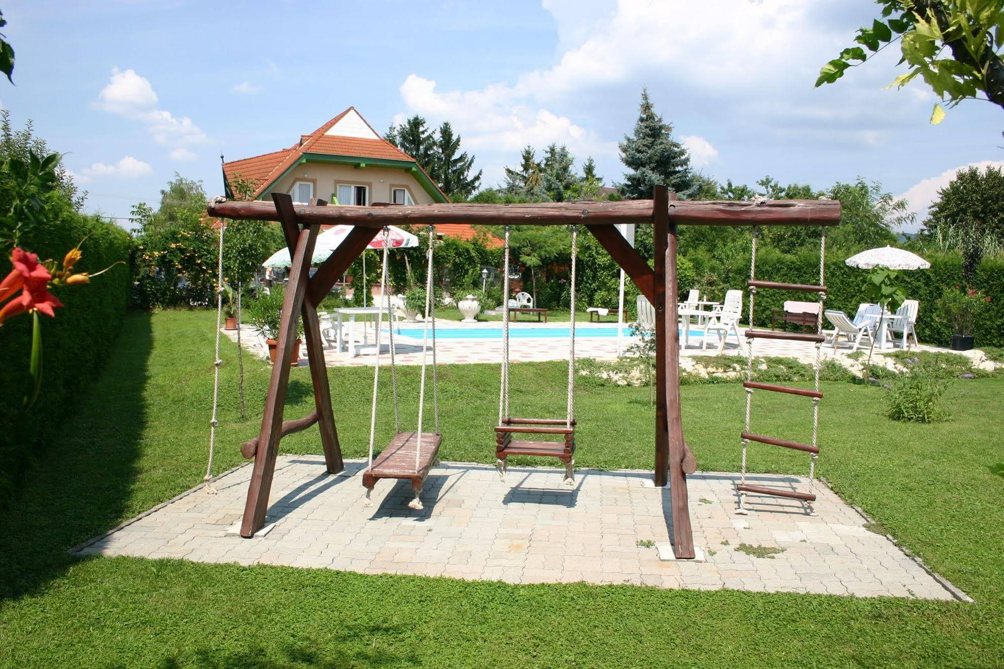Lorelei Pension Adults Only Gyenesdiás Exterior foto